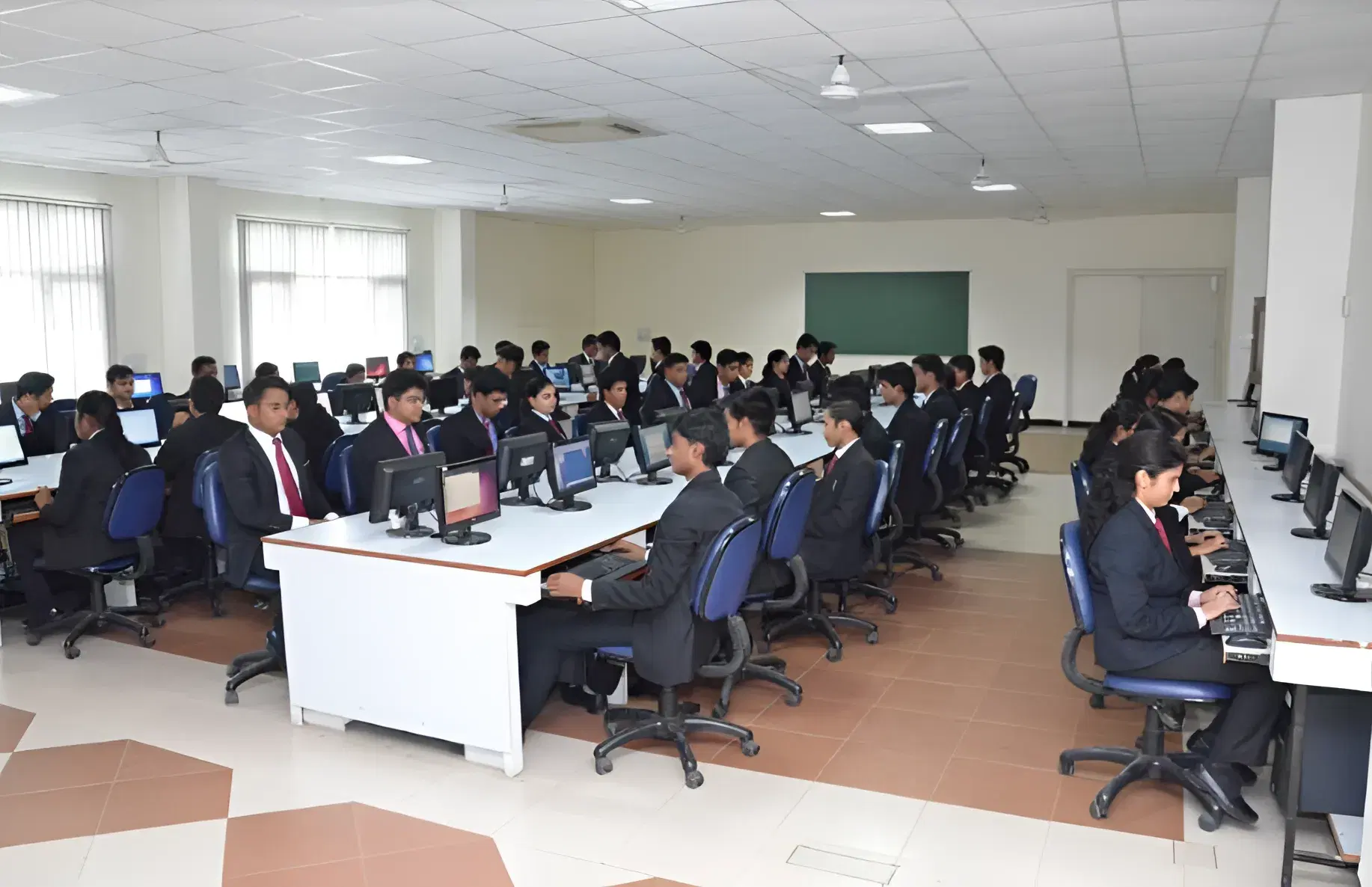 Shri Ram Murti Smarak International Business School Lucknow academic infrastrucre photo 3